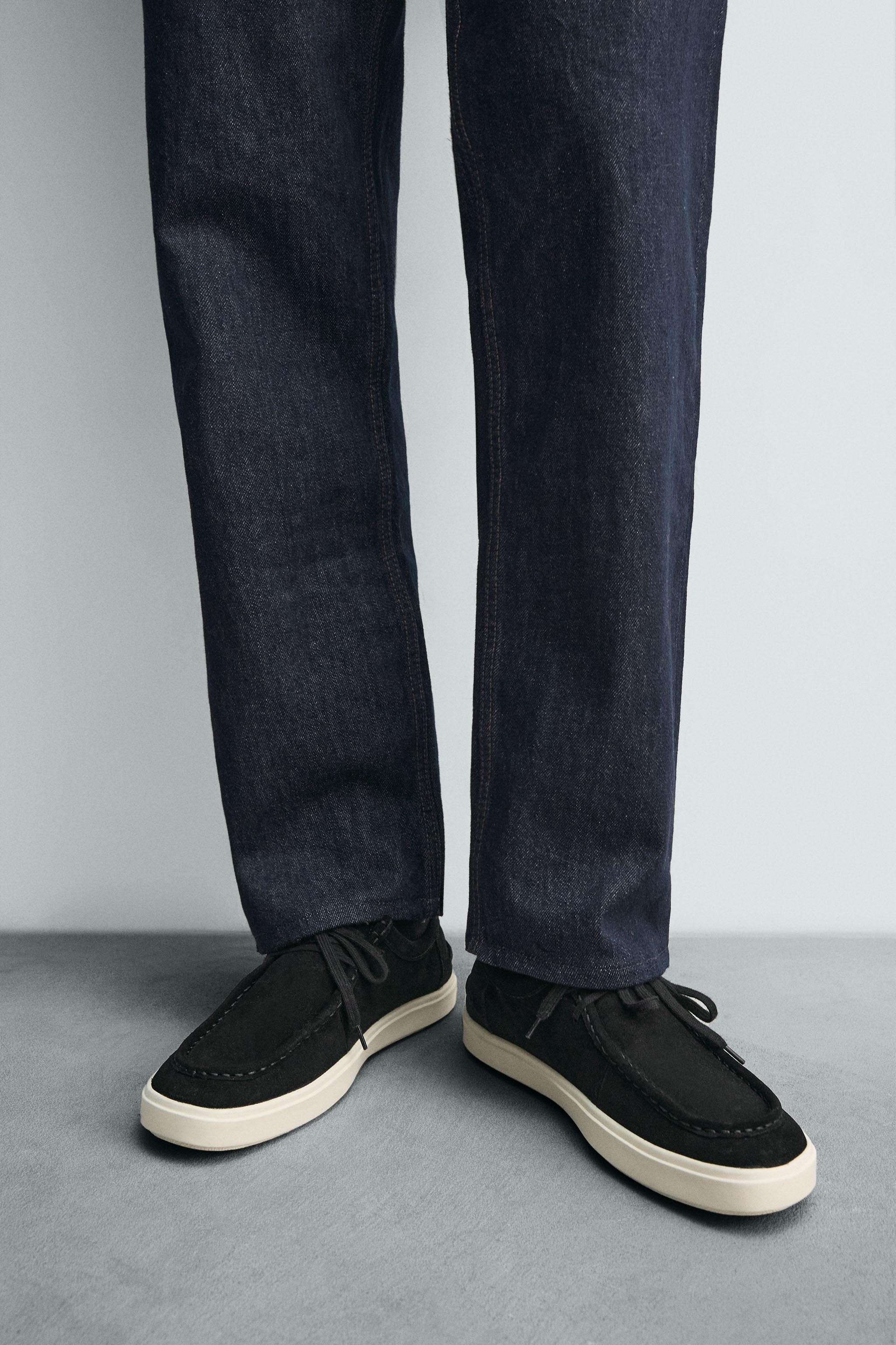 CASUAL LEATHER SHOES